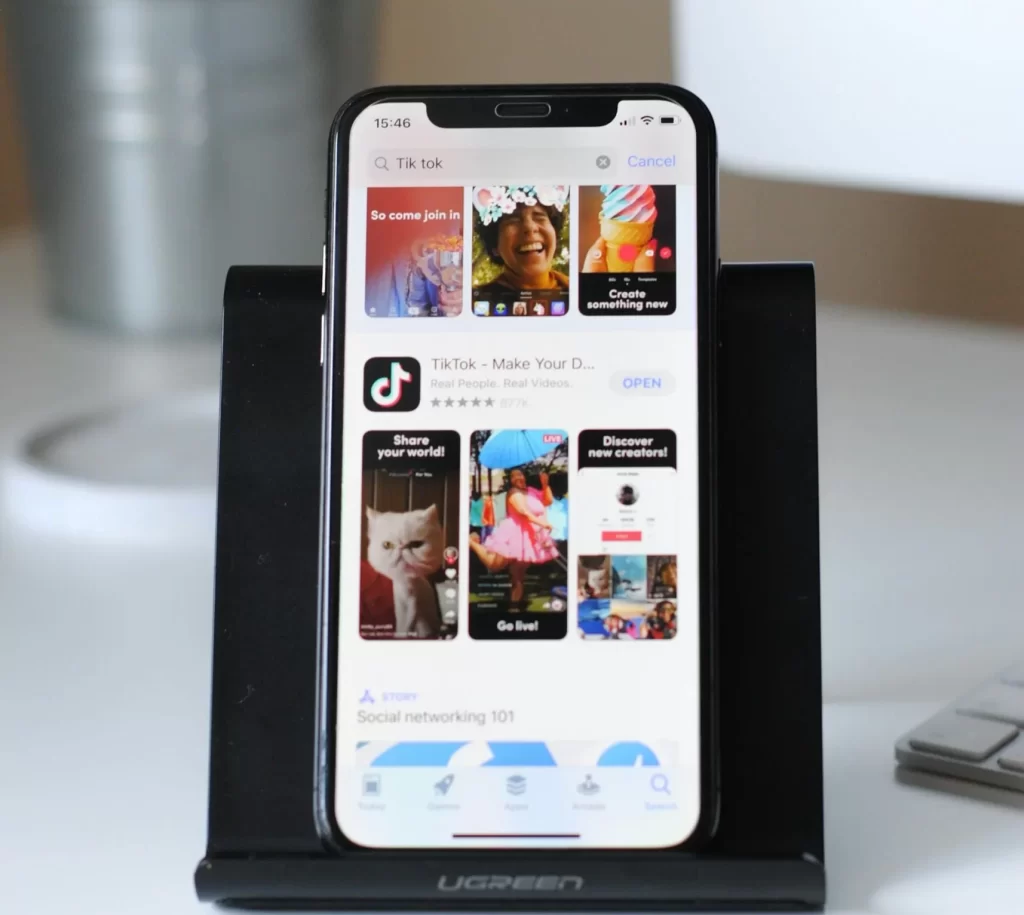 The Growing Demand for AI-Driven Mobile Apps | Cenozic Technologies
